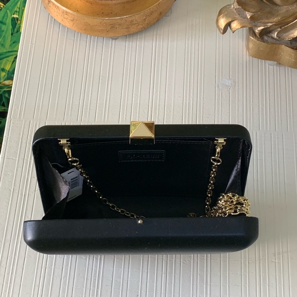 Express stud clasp clutch size - Picture 10 of 16